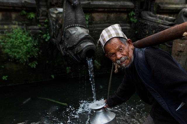 How Globalization Shapes and Shares Local Cultures Today How Globalization Shapes and Shares Local Cultures Today