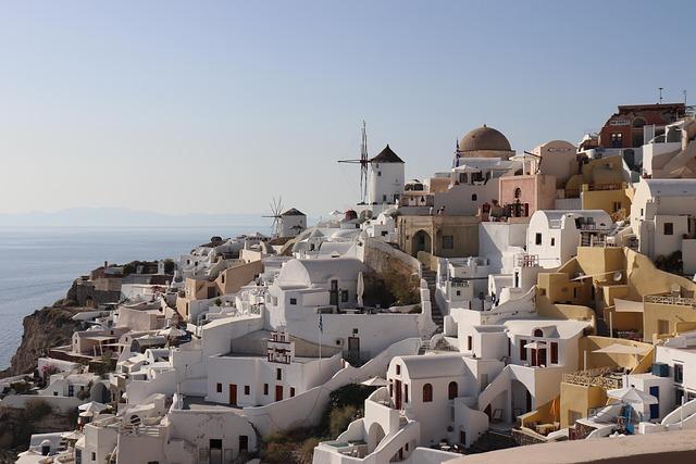 Budget-Friendly Greece: How to Plan an Affordable Vacation Budget-Friendly Greece: How to Plan an Affordable Vacation