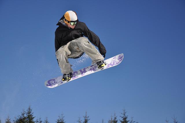 Top Canadian Spots for an Epic Snowboarding Getaway Top Canadian Spots for an Epic Snowboarding Getaway