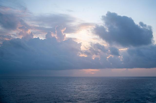 Top Adventure Cruises for Nature Lovers & Explorers Top Adventure Cruises for Nature Lovers & Explorers