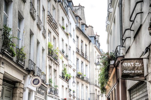 Top Tips for a Dreamy Romantic Vacation in Paris Top Tips for a Dreamy Romantic Vacation in Paris