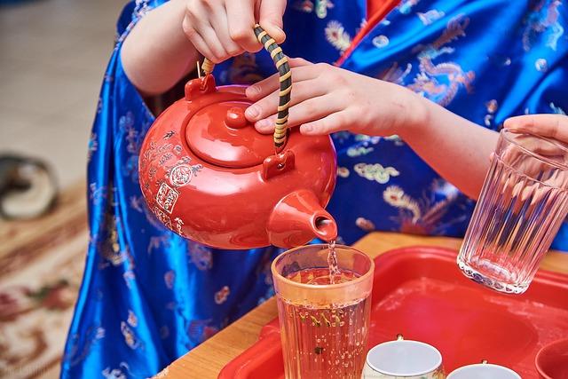 Savoring China: A Friendly Guide to Tea’s Rich Culture Savoring China: A Friendly Guide to Tea’s Rich Culture